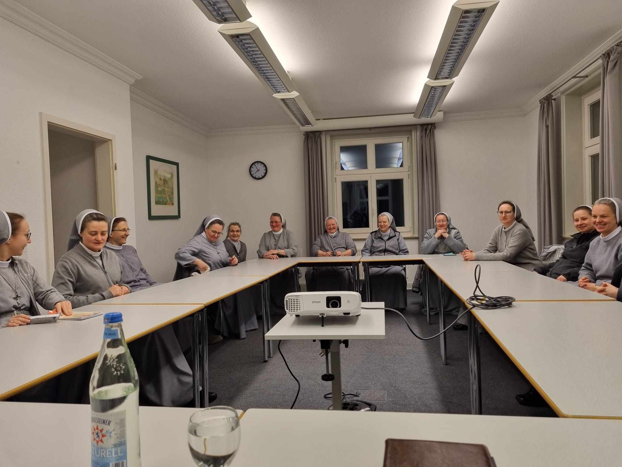 Rektor PMK poprowadził sesję formacyjną dla Sióstr Misjonarek Chrystusa Króla